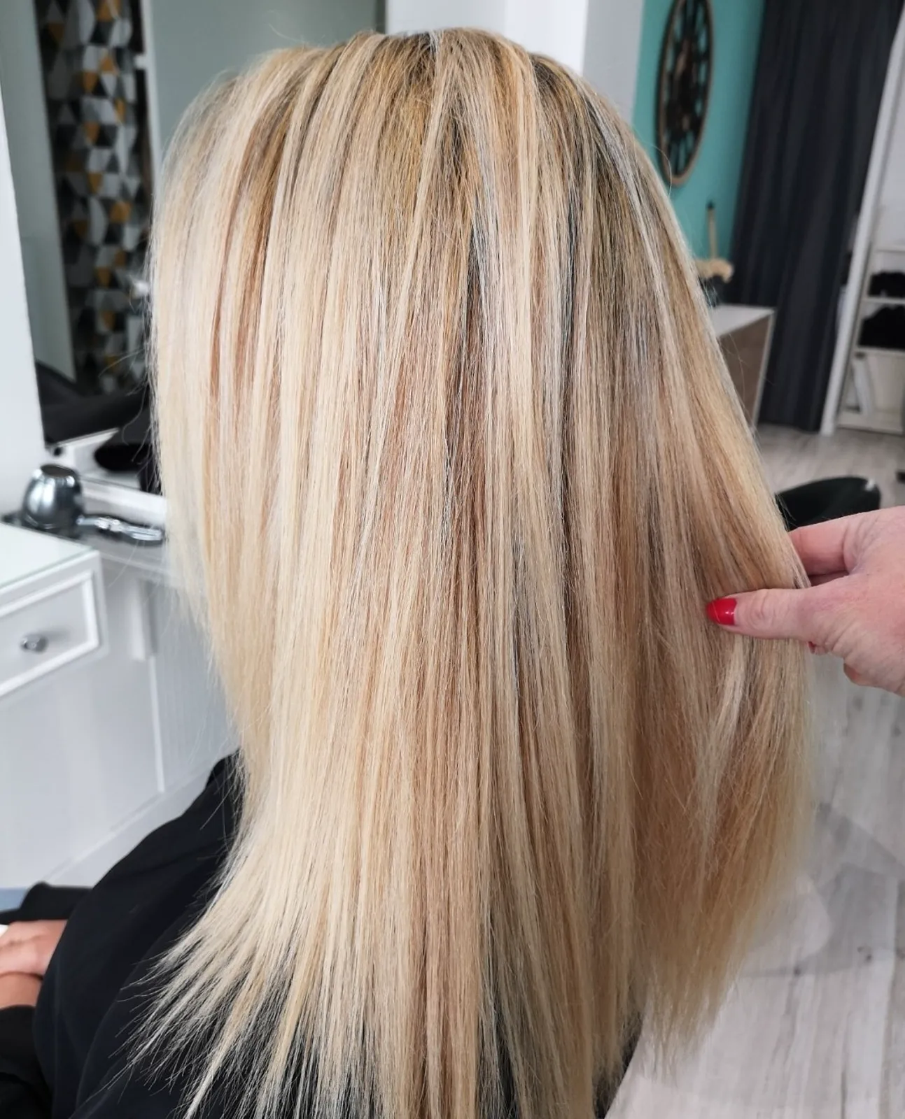 Balayage blond lumineux réalisé chez Kristel Hair Concept à Nice